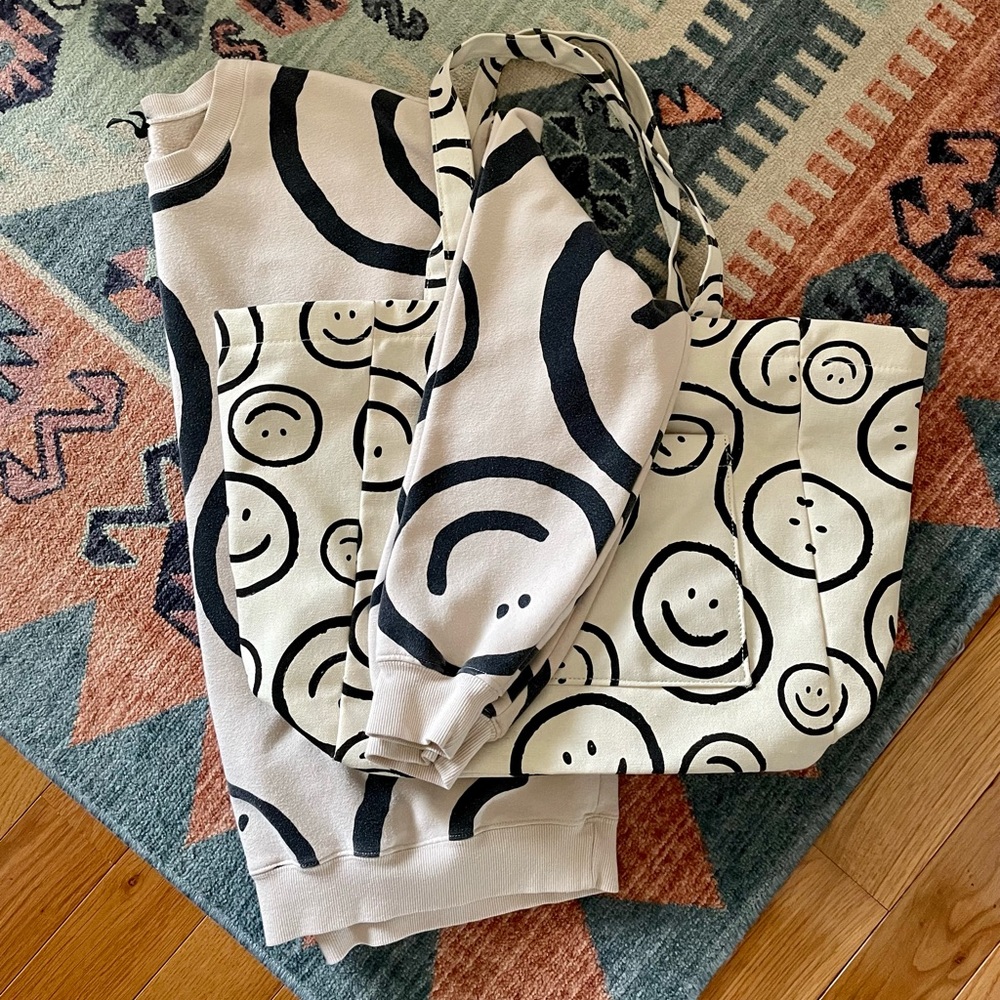 Wild Fable Oversized Smiley Sweatshirt & Bag